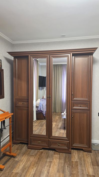 Продам спальный гарнитур