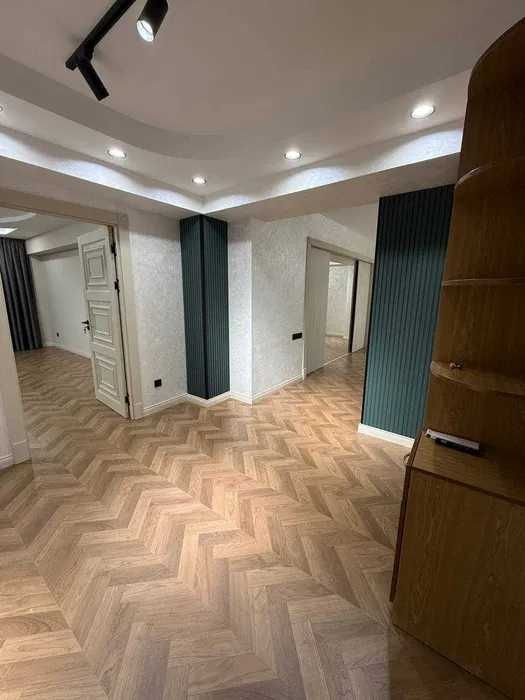 Срочно Сдаётся 6ти-комнатная кв. на Сергели-8, метро 3-станция. 790*