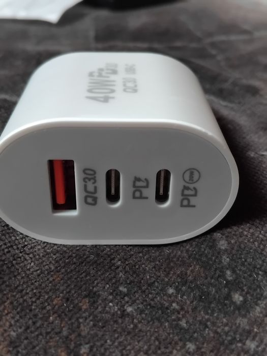 Incarcator rapid /Adaptor la priza USA/Japan ,Nou