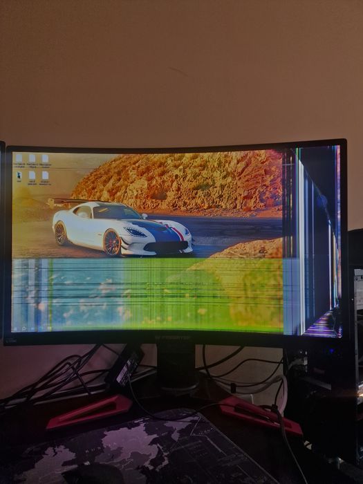 Acer Predator Z271 счупена матрица