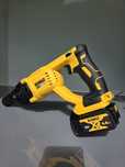 Vând Rotopercutor Dewalt DCH 133