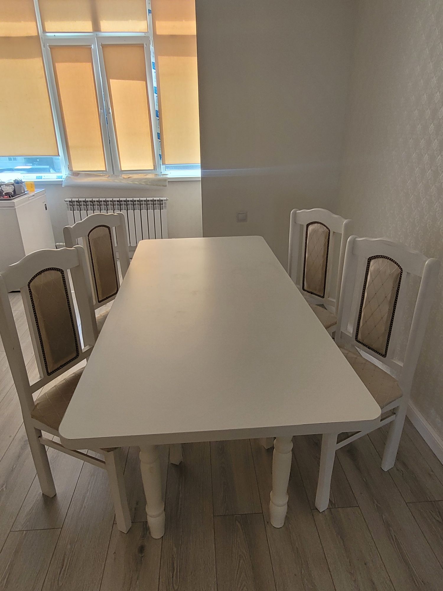 Продам Стол и стулья