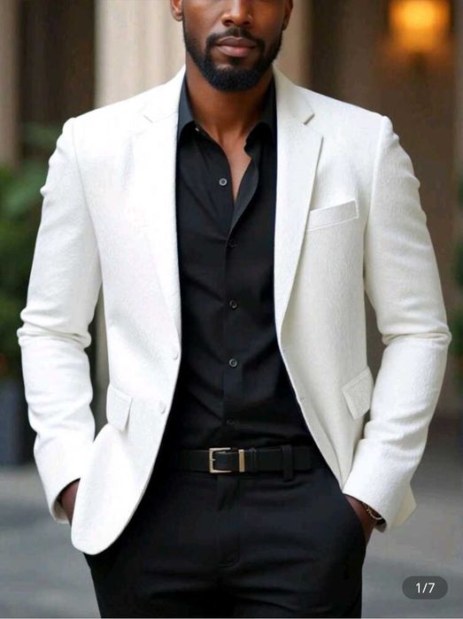 Vând Sacou Alb Barbati