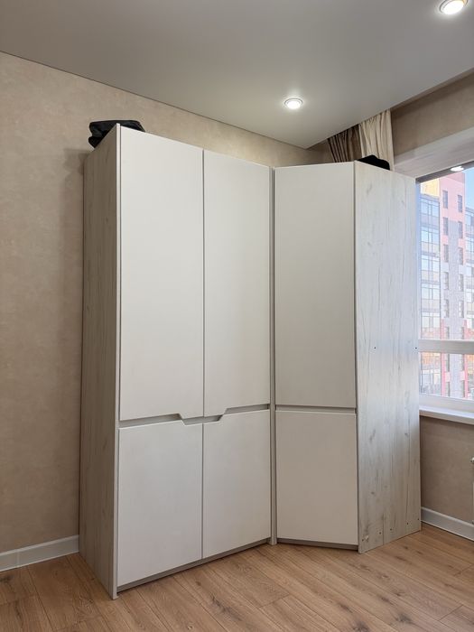 Продам угловой шкаф