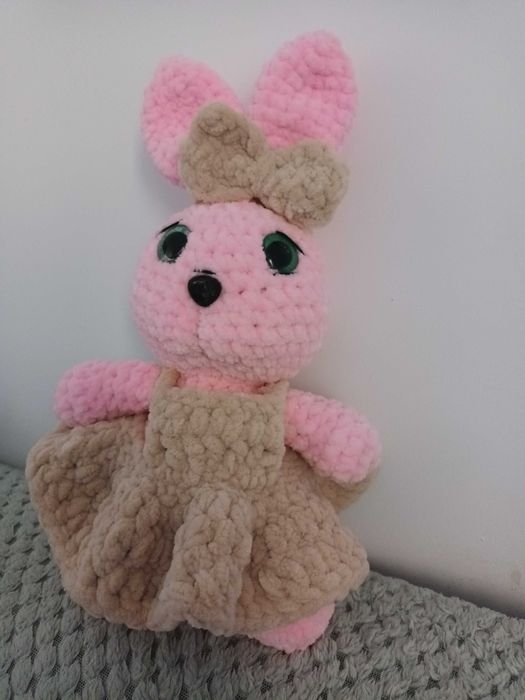 Плюшени играчки и кукли