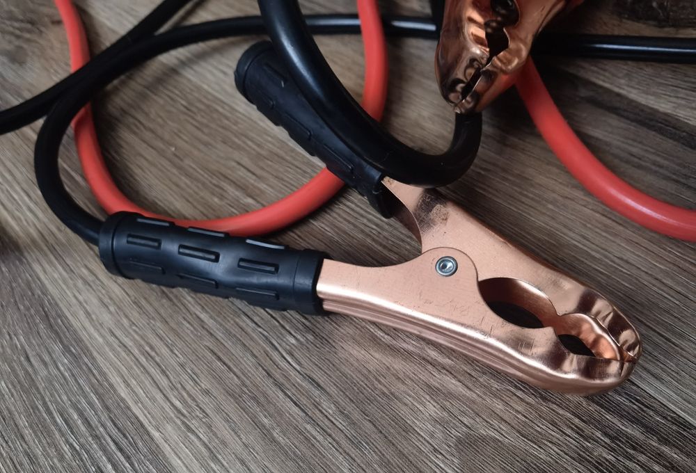 Cabluri pornire, transfer curent auto