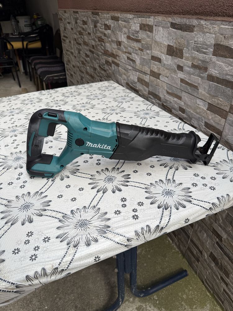 Акумулаторен саблен трион MAKITA DJR186