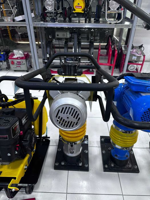 Трамбовка  Tramboka Кенгуру  Kenguru Виброплита Rolf 3000вт  HDC 125