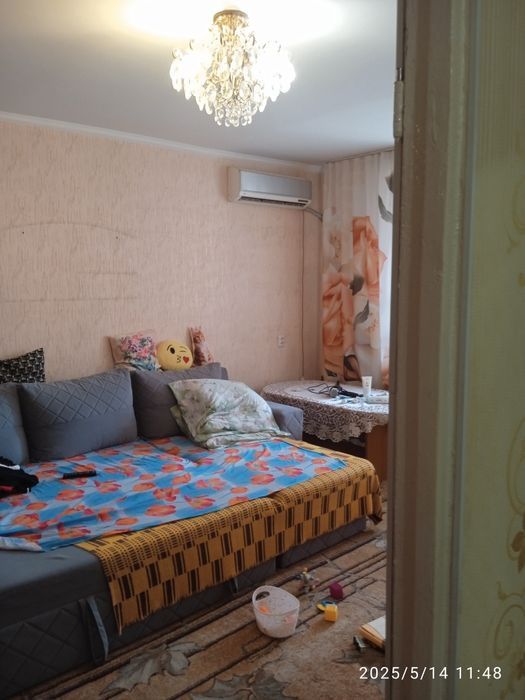 Продам 2 к кв ул.пл.8 мкр.  Торг есть..