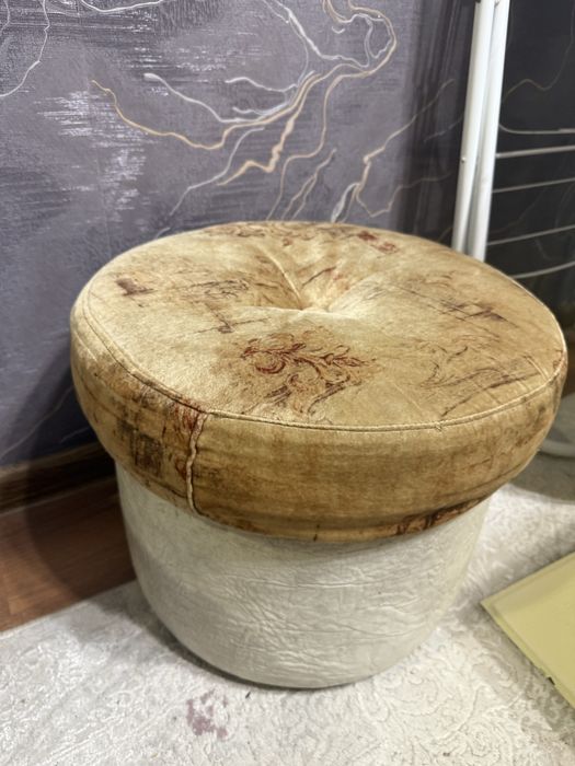 Продается пуфик кожа велюр