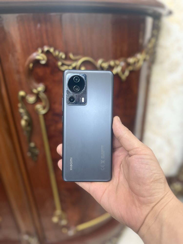 Xiaomi 13 layd flagmn 8ga 256gb 1 oy garantiya
