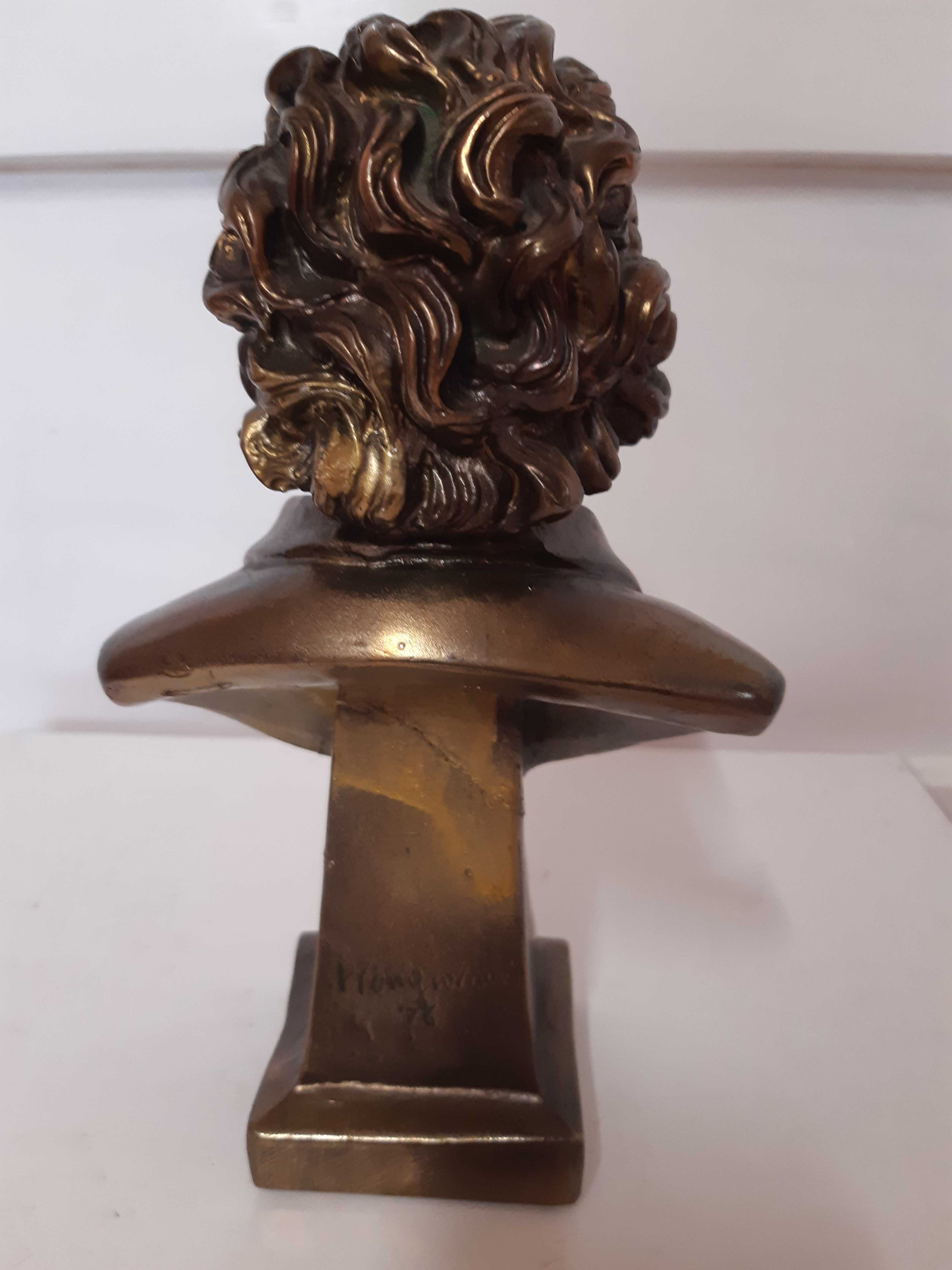 Statueta bust ,,L.V.Beethoven,, din compozit, inalt 21cm, camera copil