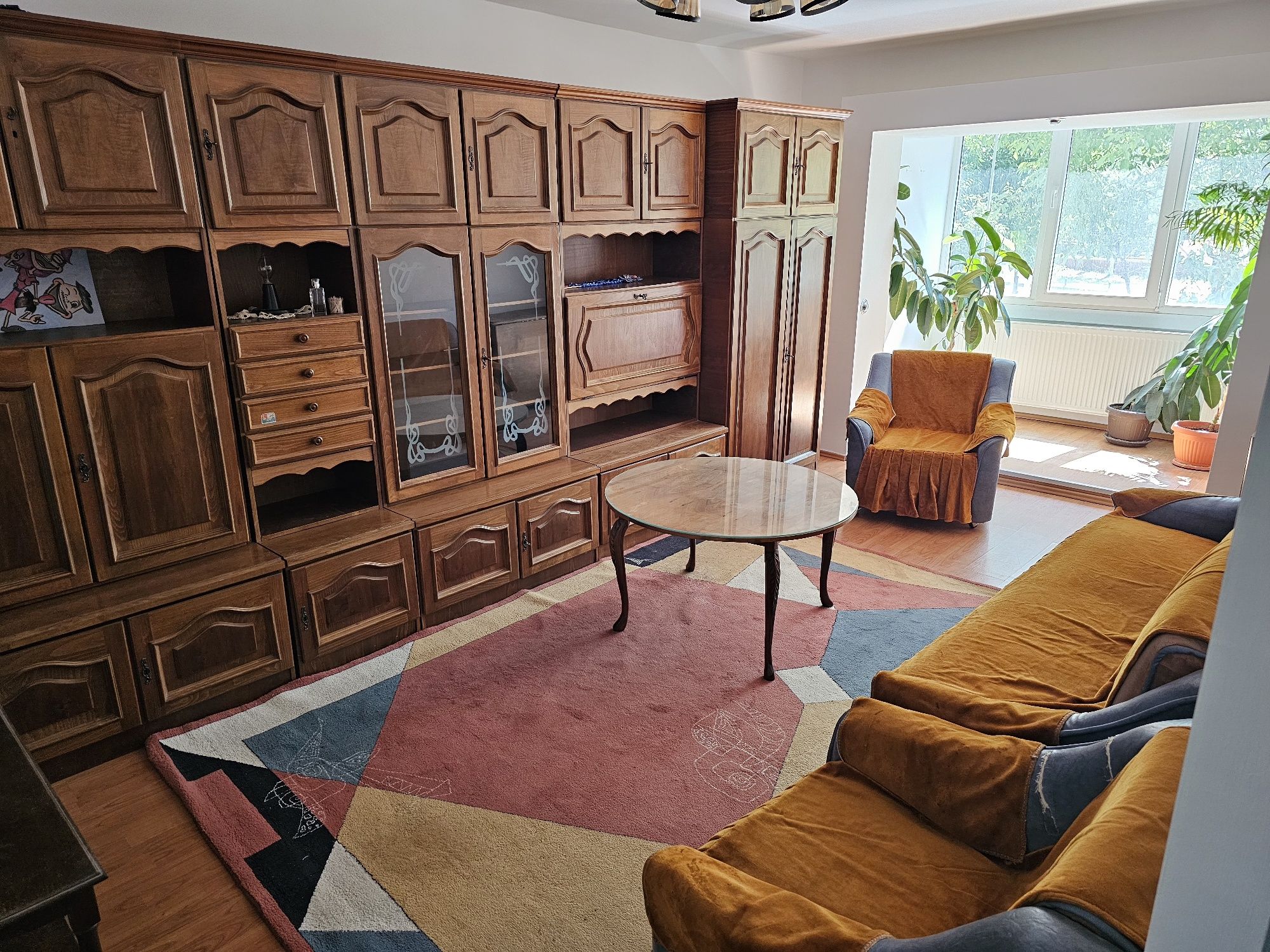 Inchiriez apartament 3 camere