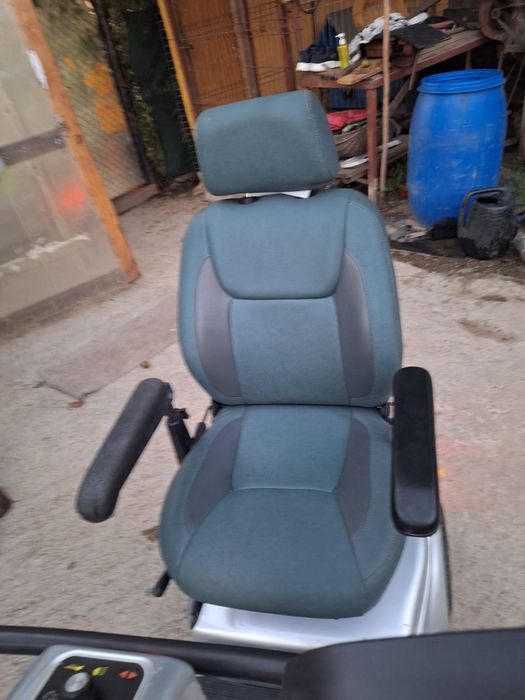 Carucior electric  persoane cu  handicap