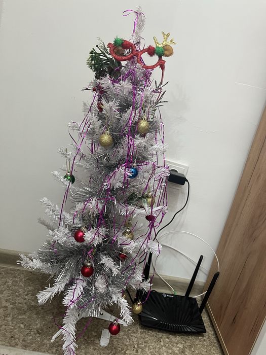 Елка с игрушками