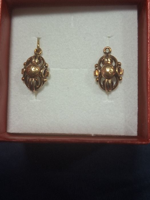 Cercei vechi din ayr14k cu tortiță clasică