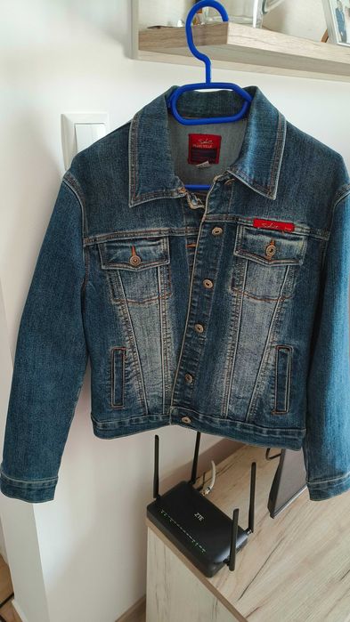 Vând geaca blugi