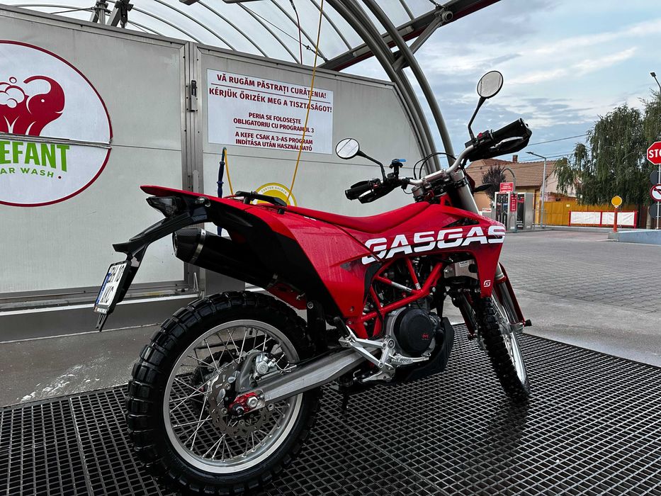 GASGAS ES700 - 2700km/ garantie 2026/ ktm 690/ husqvarna 701