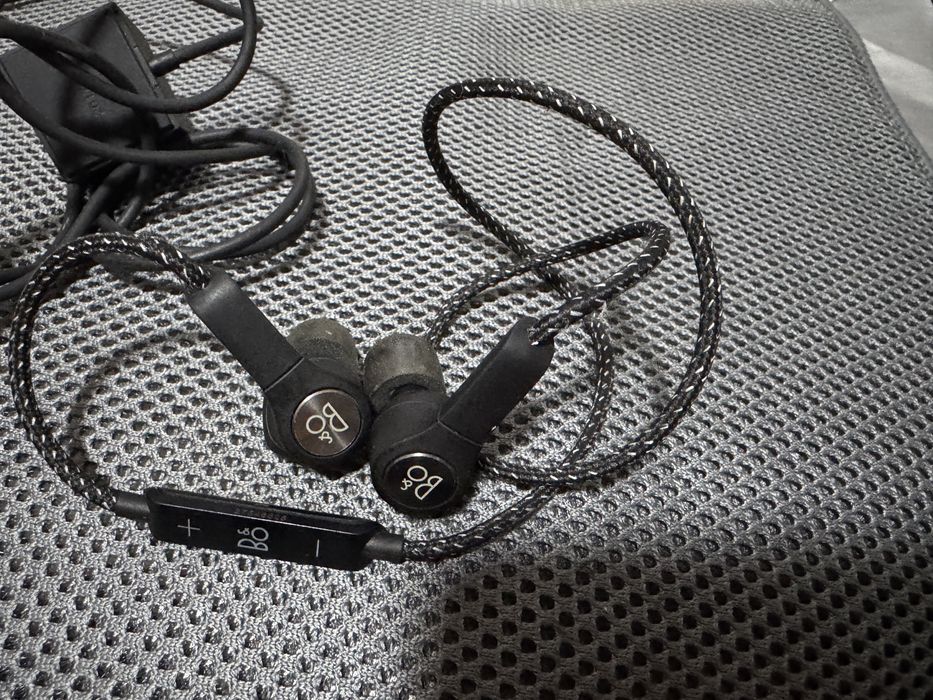 Casti Bluetooth Bang & Olufsen BeoPlay H5