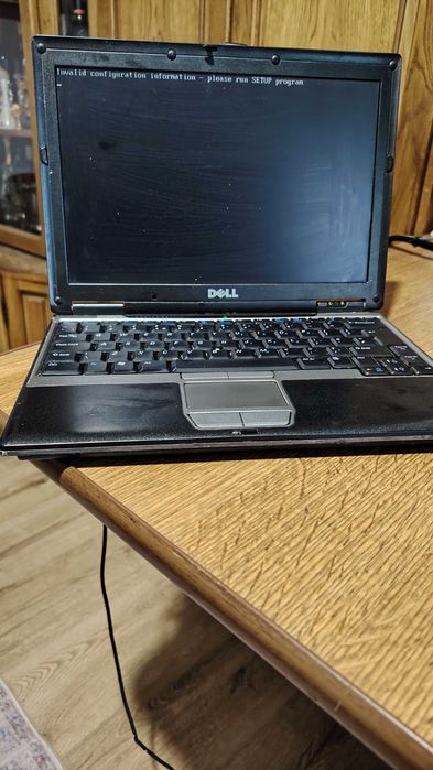 Laptop Dell Latitude D40, functional ,fara WIn,cu incarcator