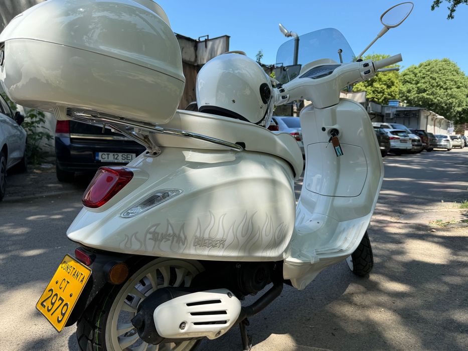 Scuter Vespa - editie Justin Biber