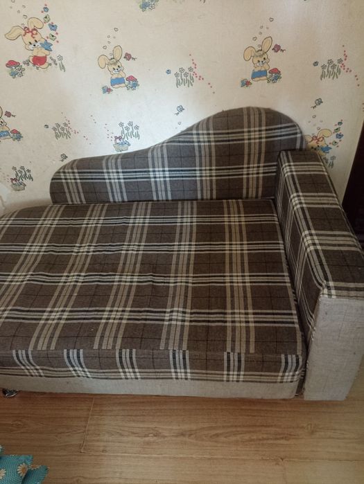 Вещи и часть мебели