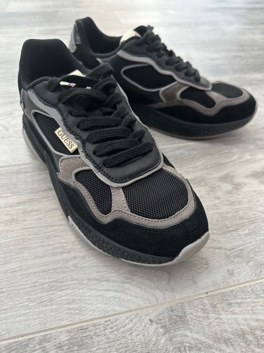 Дамски маратонки Guess, 41 номер, без никакви забележки