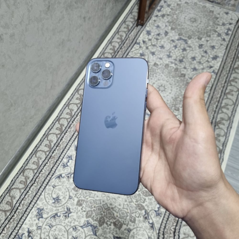 Iphone 12 PRO . 256GB  IDIYAL