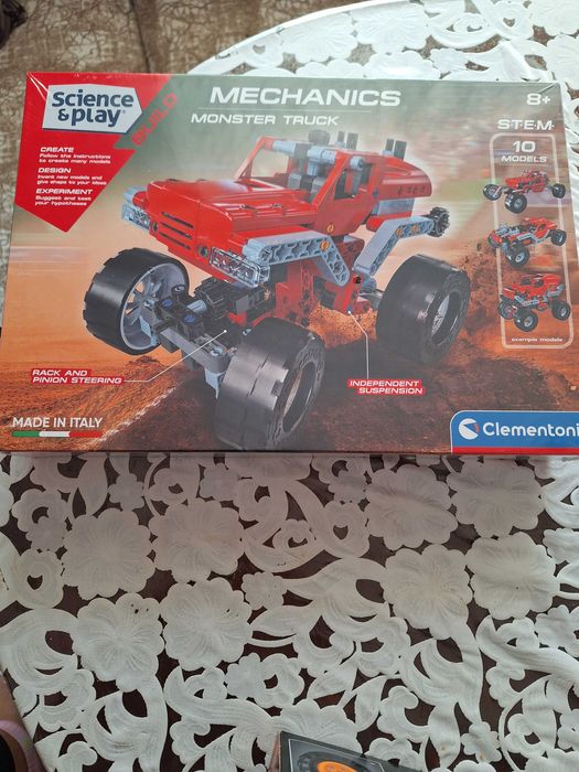 Констругтор камион Монстар
