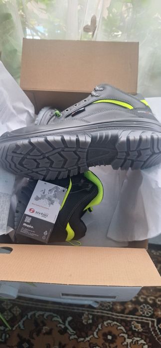 Bocanci diverse modele cu protectie ne-metalică marimea 45