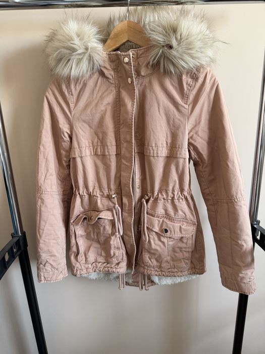 Парка пепел от рози