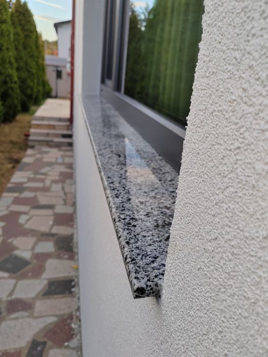 Glafuri, blaturi, trepte, pardoseli din marmură și granit