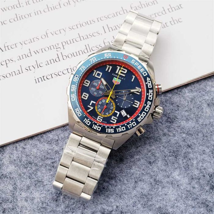 TAG F1 Red Bull Racing с кварцов механизъм