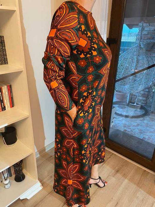vand rochie deosebita de la Zara