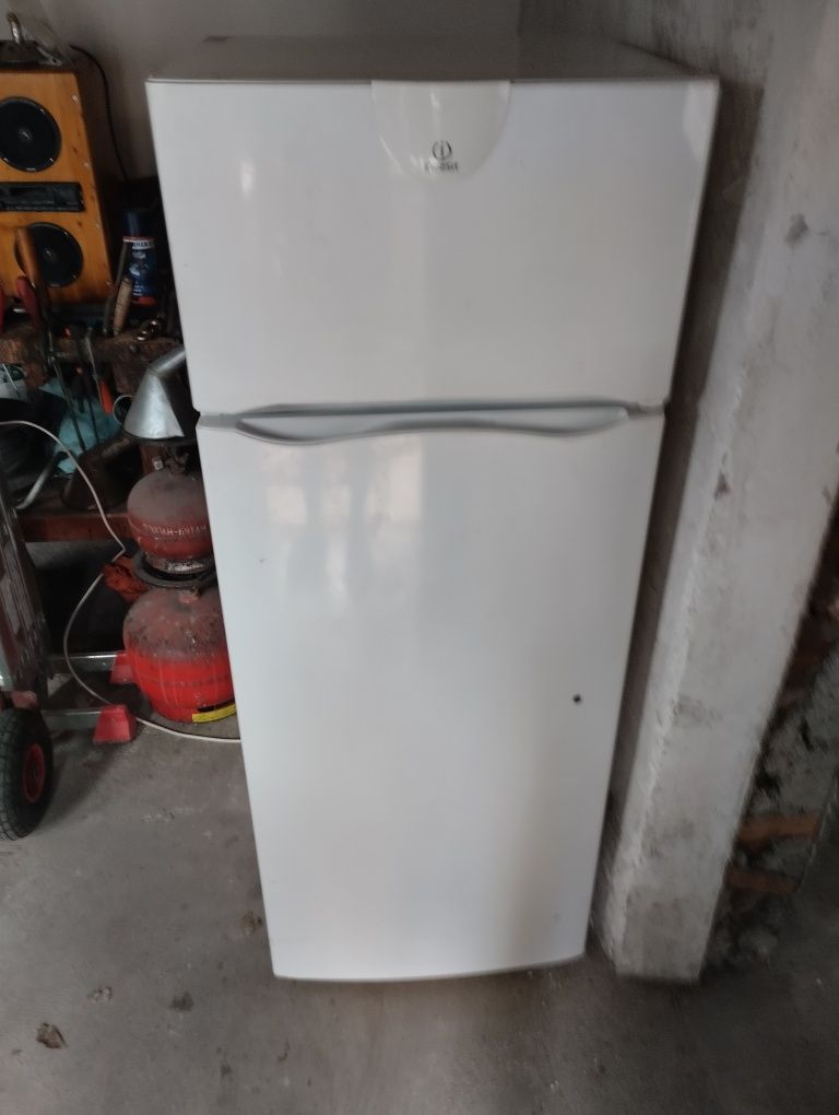 Хладилник Indesit