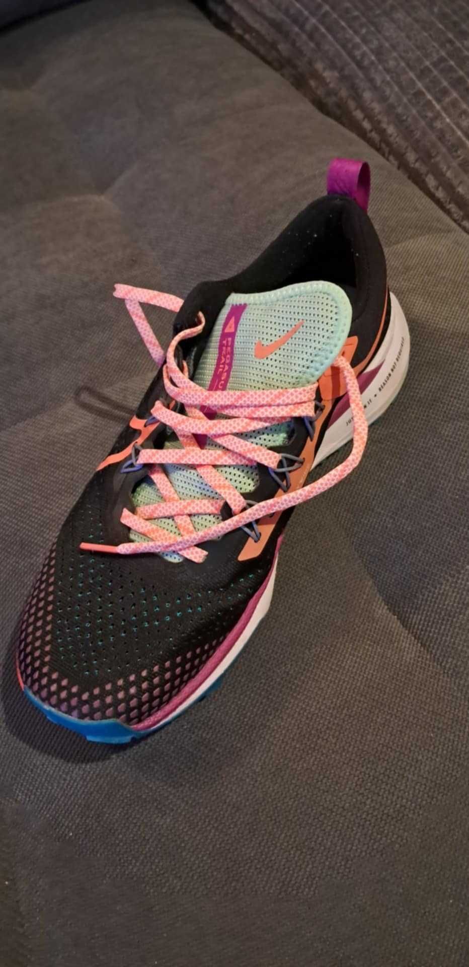 Маратонки за планинско бягане на Nike 43 номер