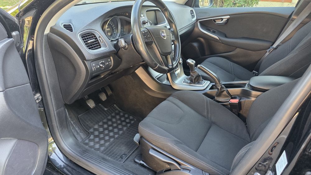 Volvo V40 1.6 D2 * An 2015 * Euro 6 * Cutie Manuala