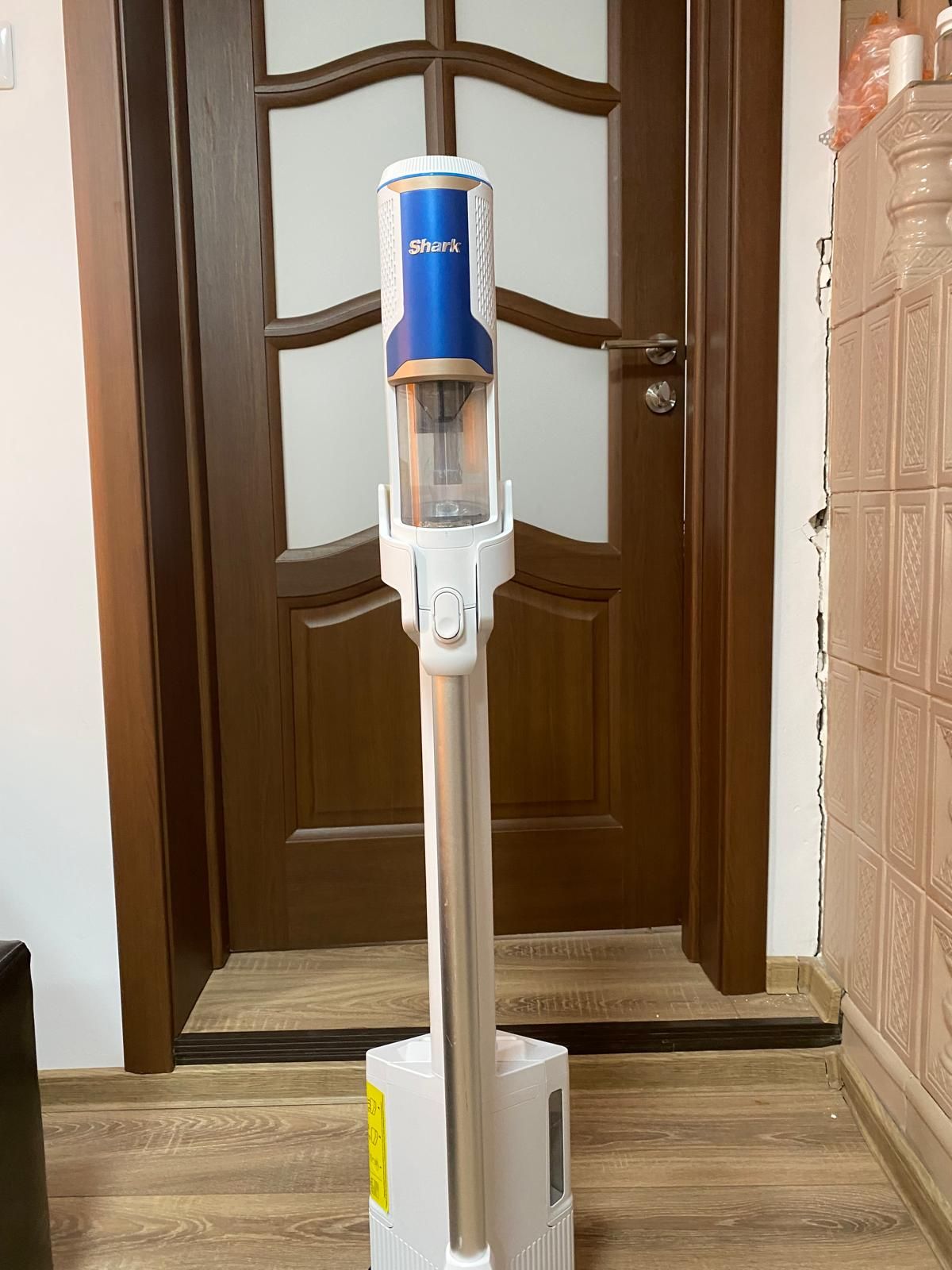 Aspirator vertical fără fir 2în1 Shark Clean & Empty BU3521EU 40 min