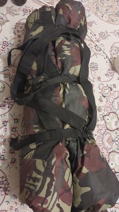 Армейский спальный мешок продам самый настоящий выдан со склада