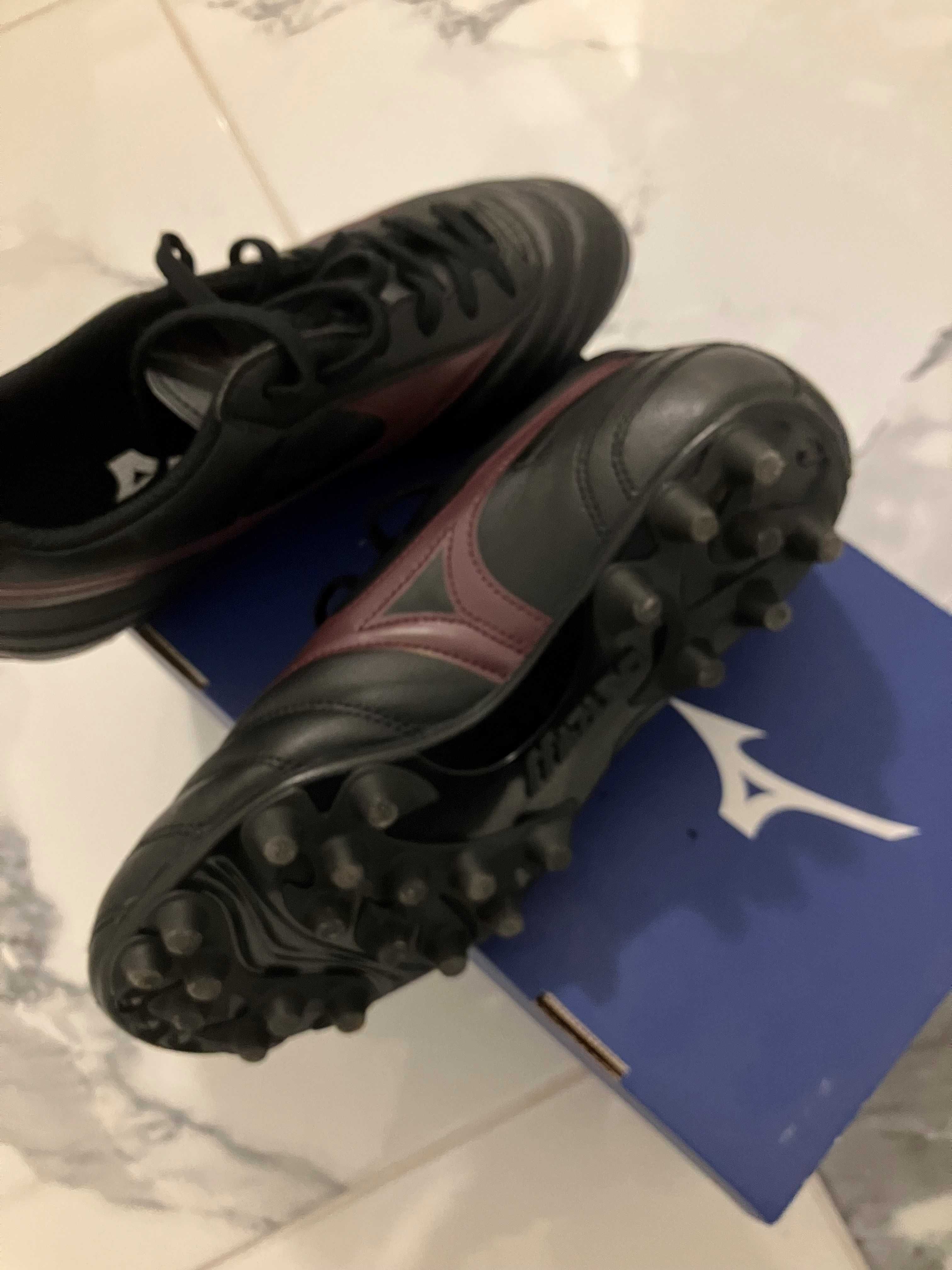 Mizuno Обувки за футбол Morelia II Club 24 Jr