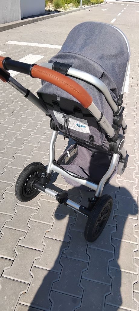 De vanzare carucior Kinderkraft 3 in 1