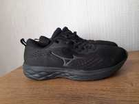 Mizuno wave Revolt 2 маратонки 42 номер.