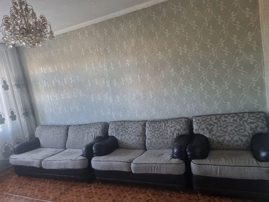 Продам диван для гостинной