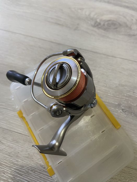 Продавам Daiwa Exist 2500