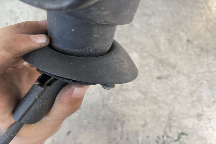 Oglinda dreapta manuala CU DEFECT E20103017 / E2 0103017 Dacia Logan