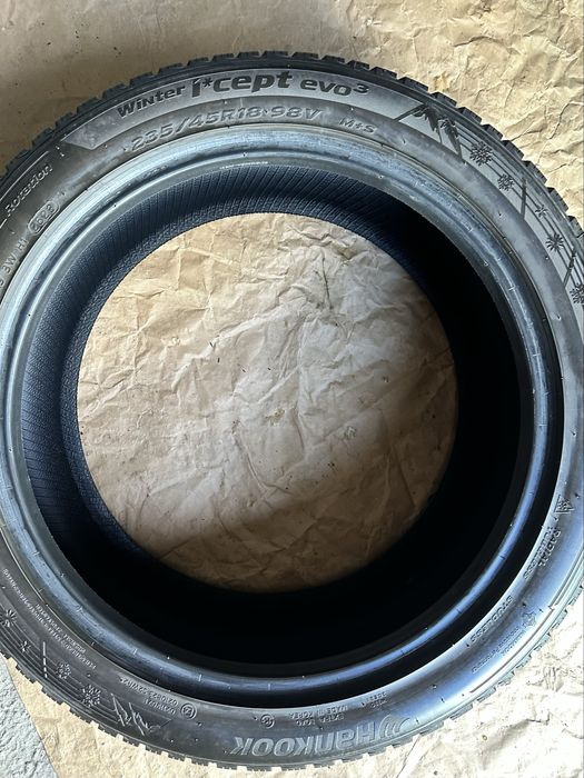 235/45 R18 Hankook Winter i Cept evo 3 DOT 2623