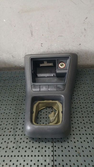 Consola centrala cu scrumiera vw golf 5 plus 5m1 521 5m1857961e 5m1857307c