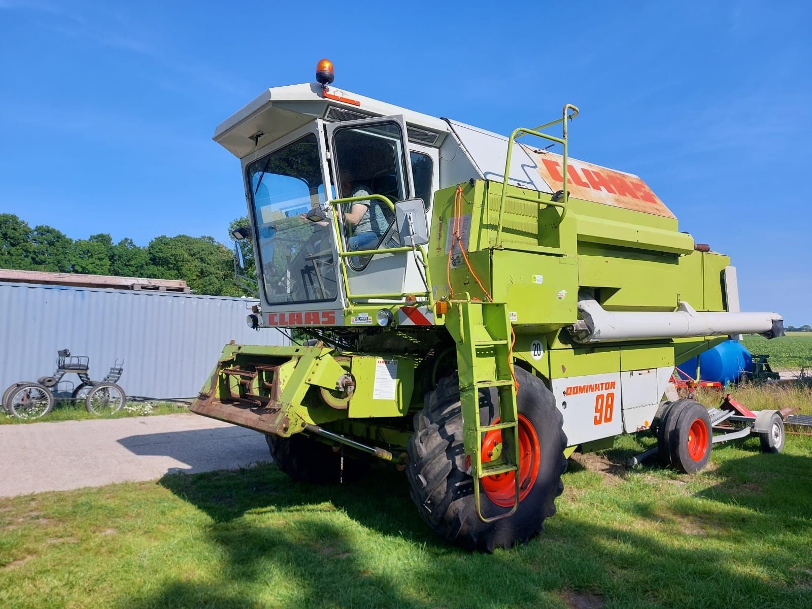 În curând - Claas Dominator 98