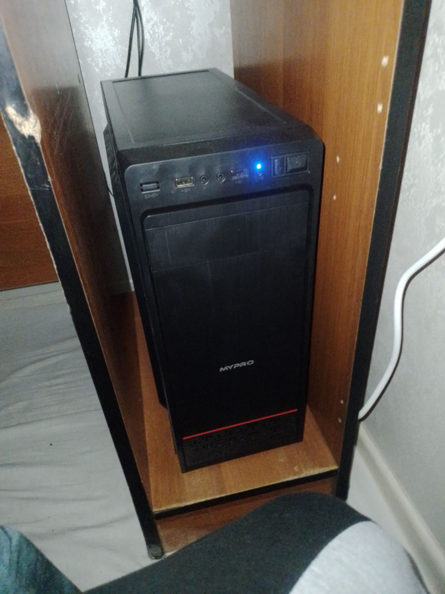 My pro.ssd 256,_8 ram intel core5_ddr3 ekran 24-full hdko