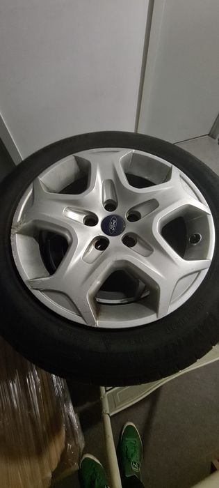 Oferta Set Jante tablă cu anvelope iarna,senzori,capace și piulițe.